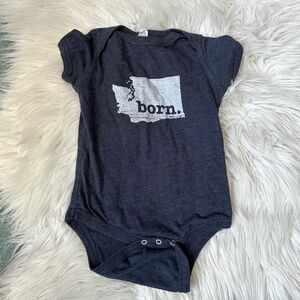 Washington Born Onesie size 12 months // 3373
